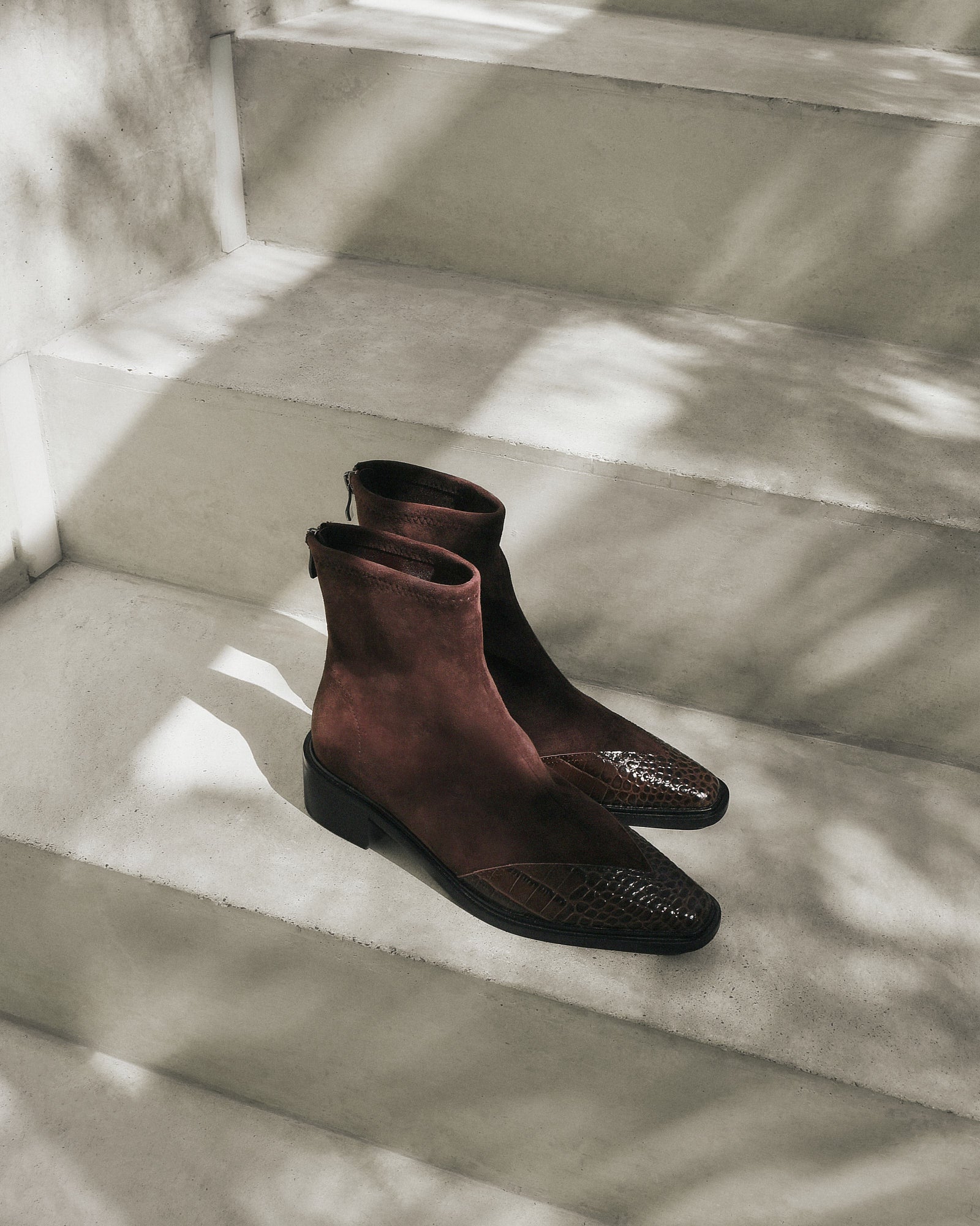 ORACLE FLAT ANKLE BOOTS MERLOT MULTI image