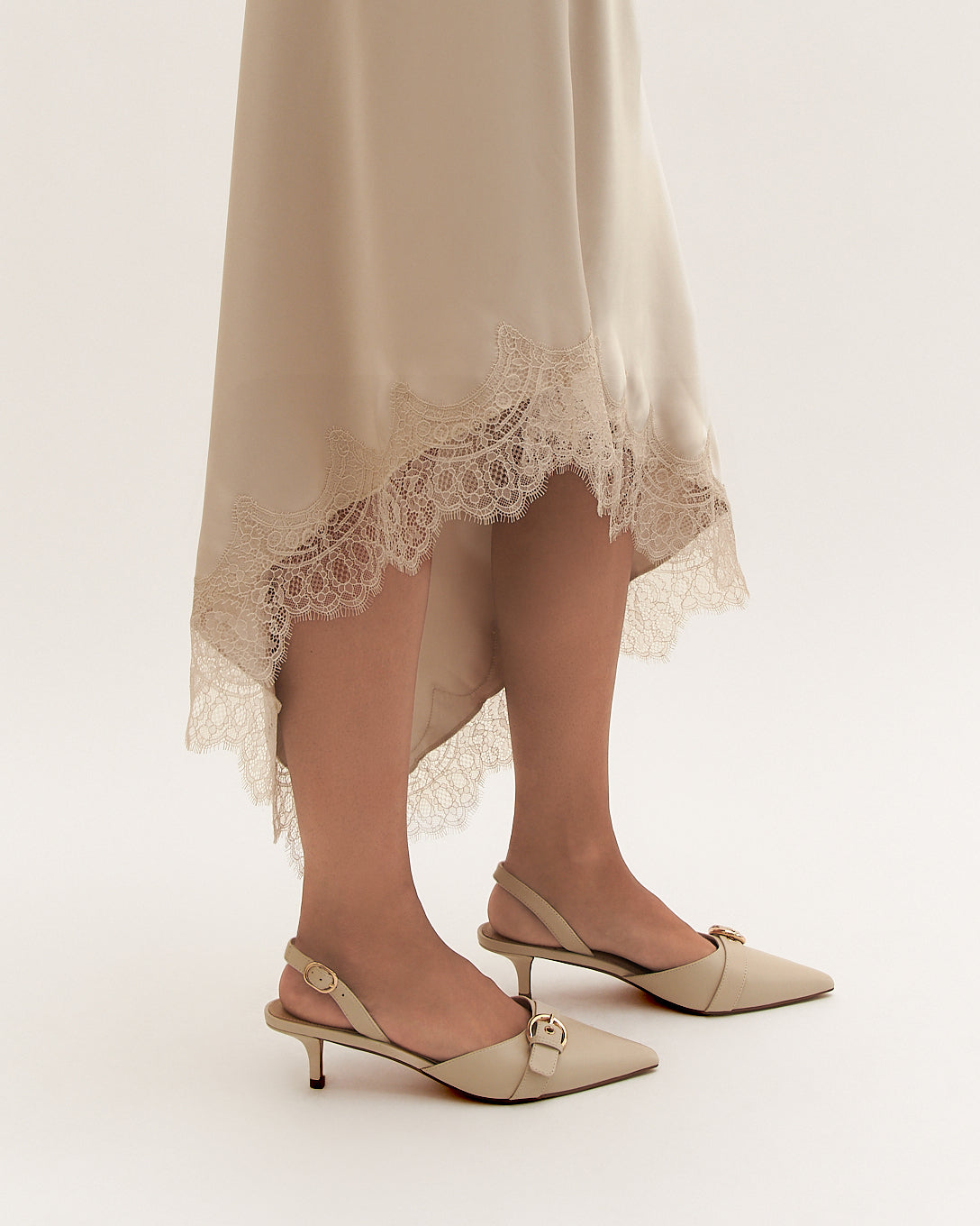 RANGER LOW HEELS OFF WHITE LEATHER image