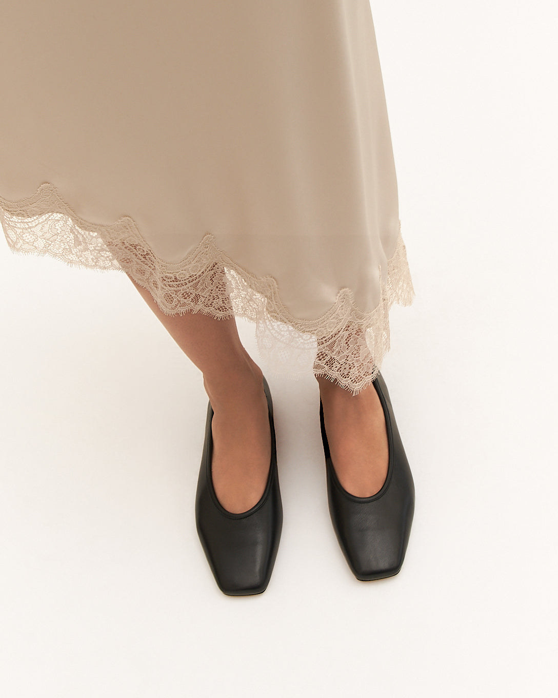 SERENA CASUAL FLATS BLACK LEATHER image
