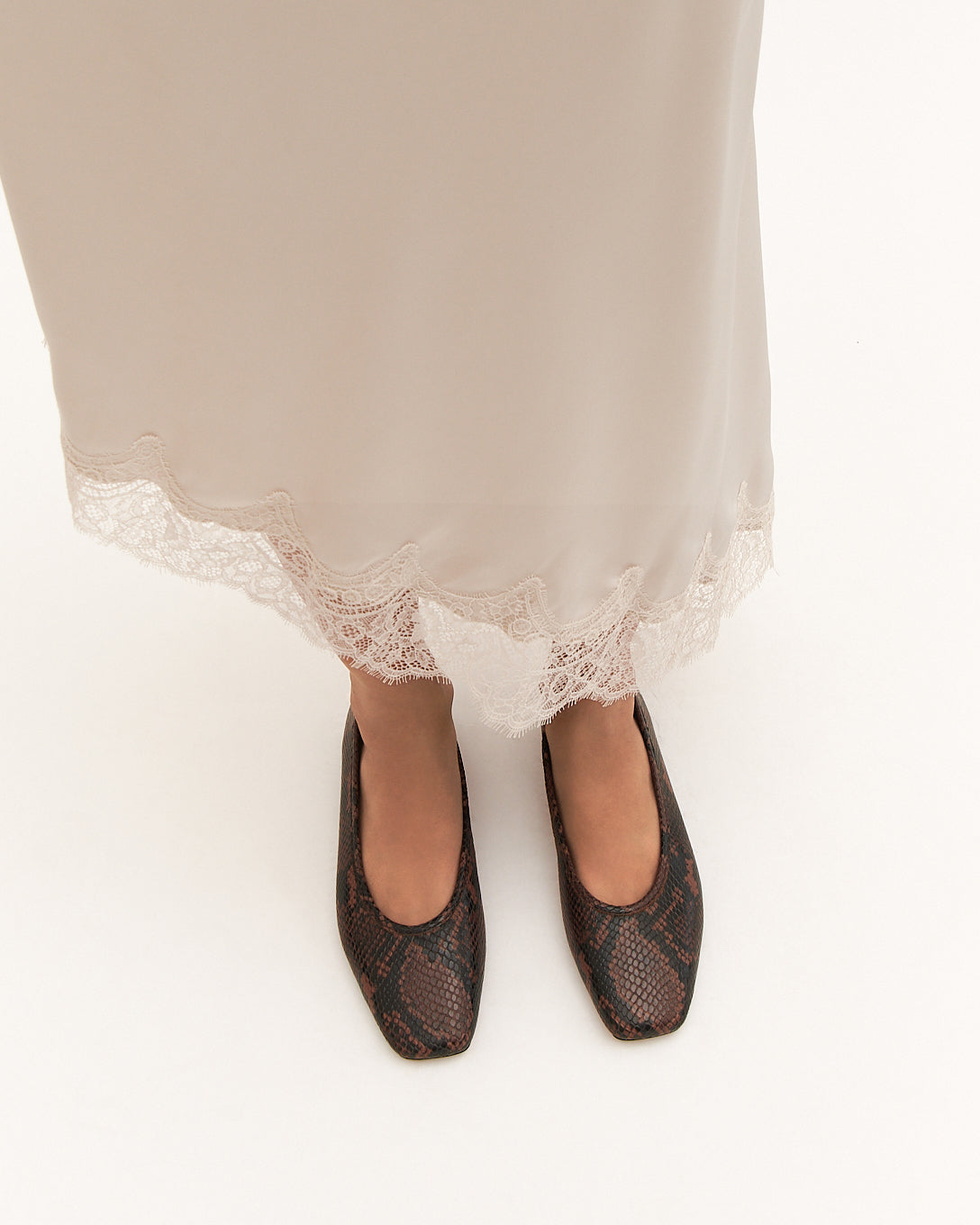 SERENA CASUAL FLATS DARK SNAKE PRINT LEATHER image