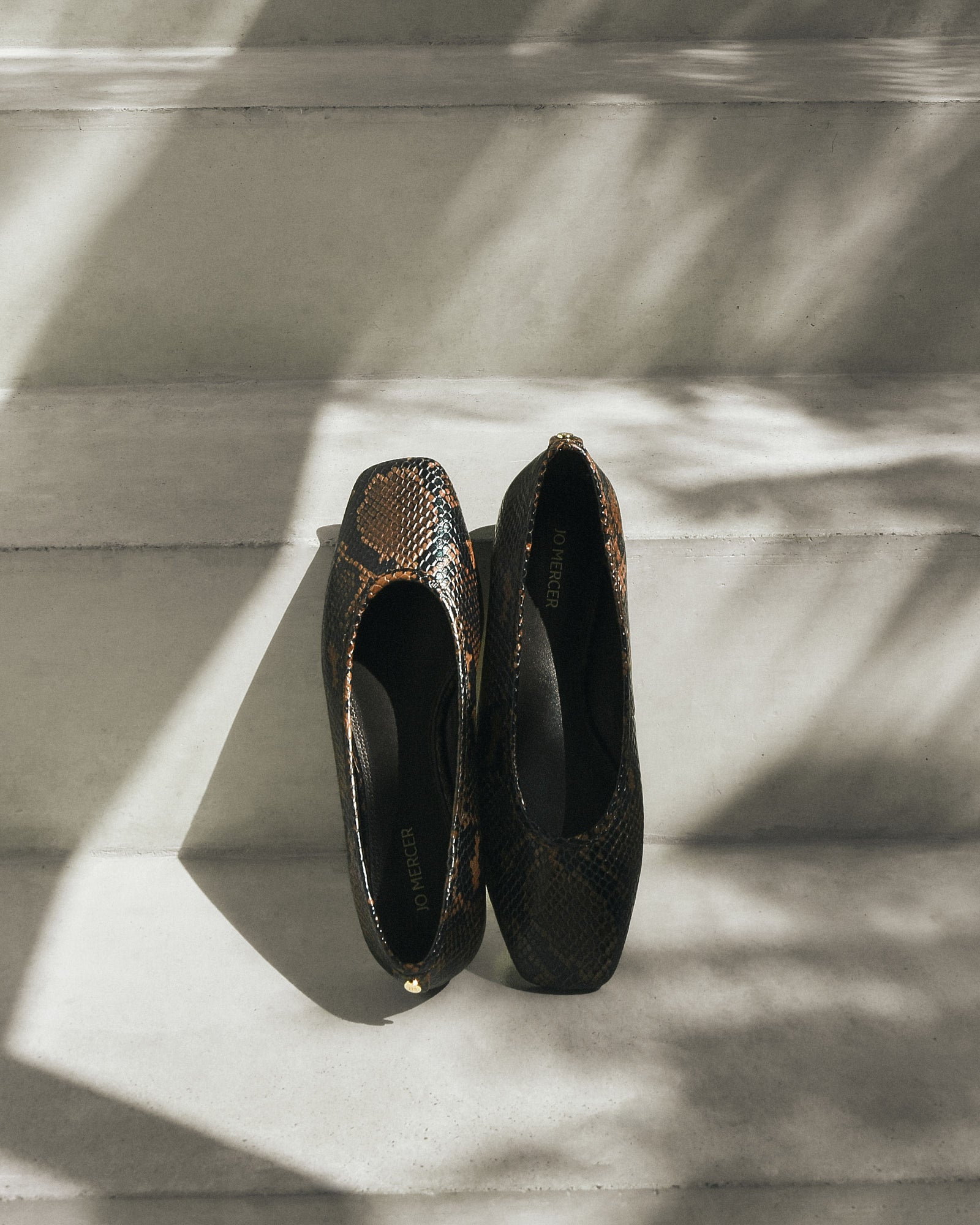 SERENA CASUAL FLATS DARK SNAKE PRINT LEATHER image