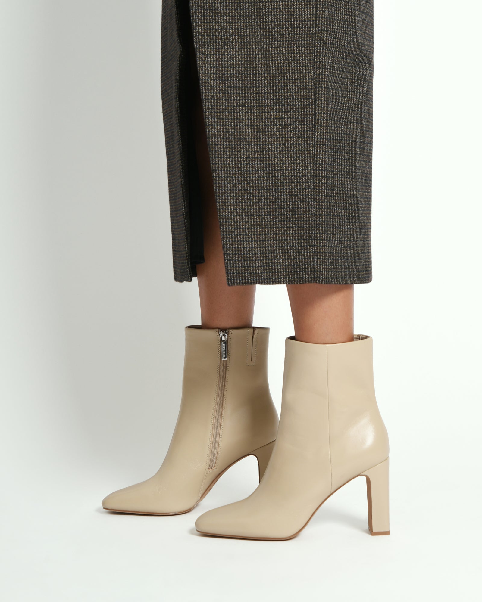 SUKI HIGH ANKLE BOOTS SAND LEATHER image