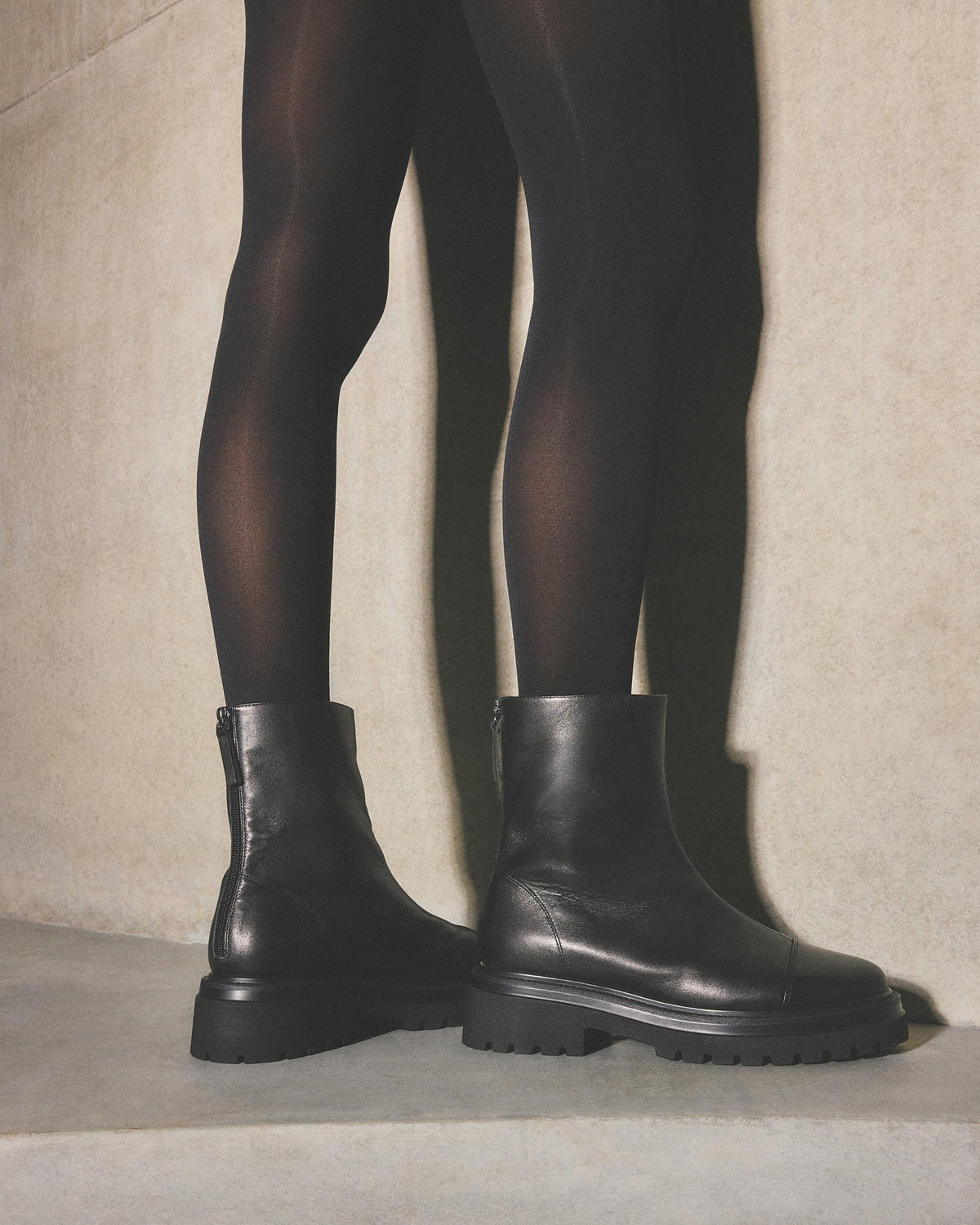 TATUM FLAT ANKLE BOOTS BLACK LEATHER
