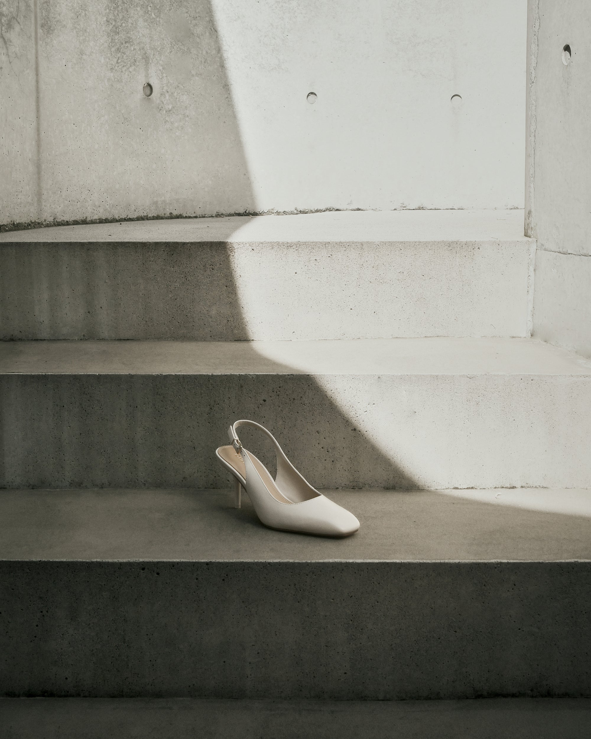 TERRANCE MID HEELS OFF WHITE LEATHER image