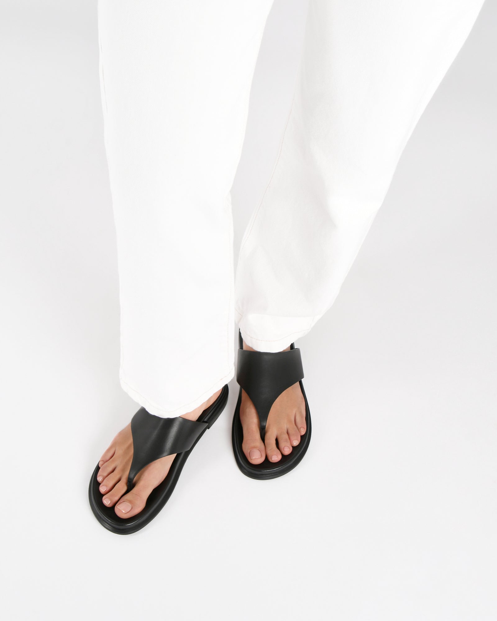 TOBY FLAT SANDALS BLACK LEATHER image