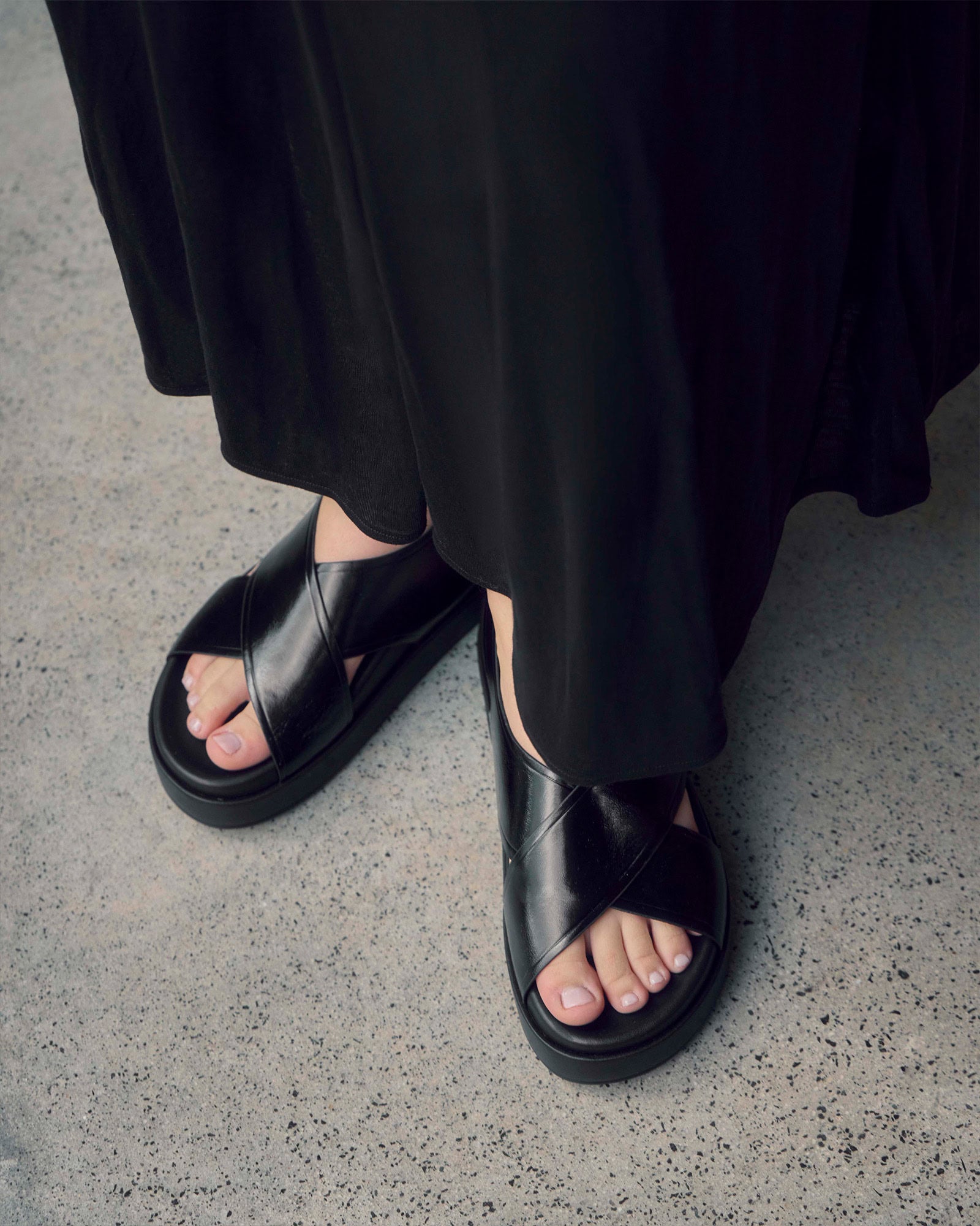 WALT FLAT SANDALS BLACK LEATHER image