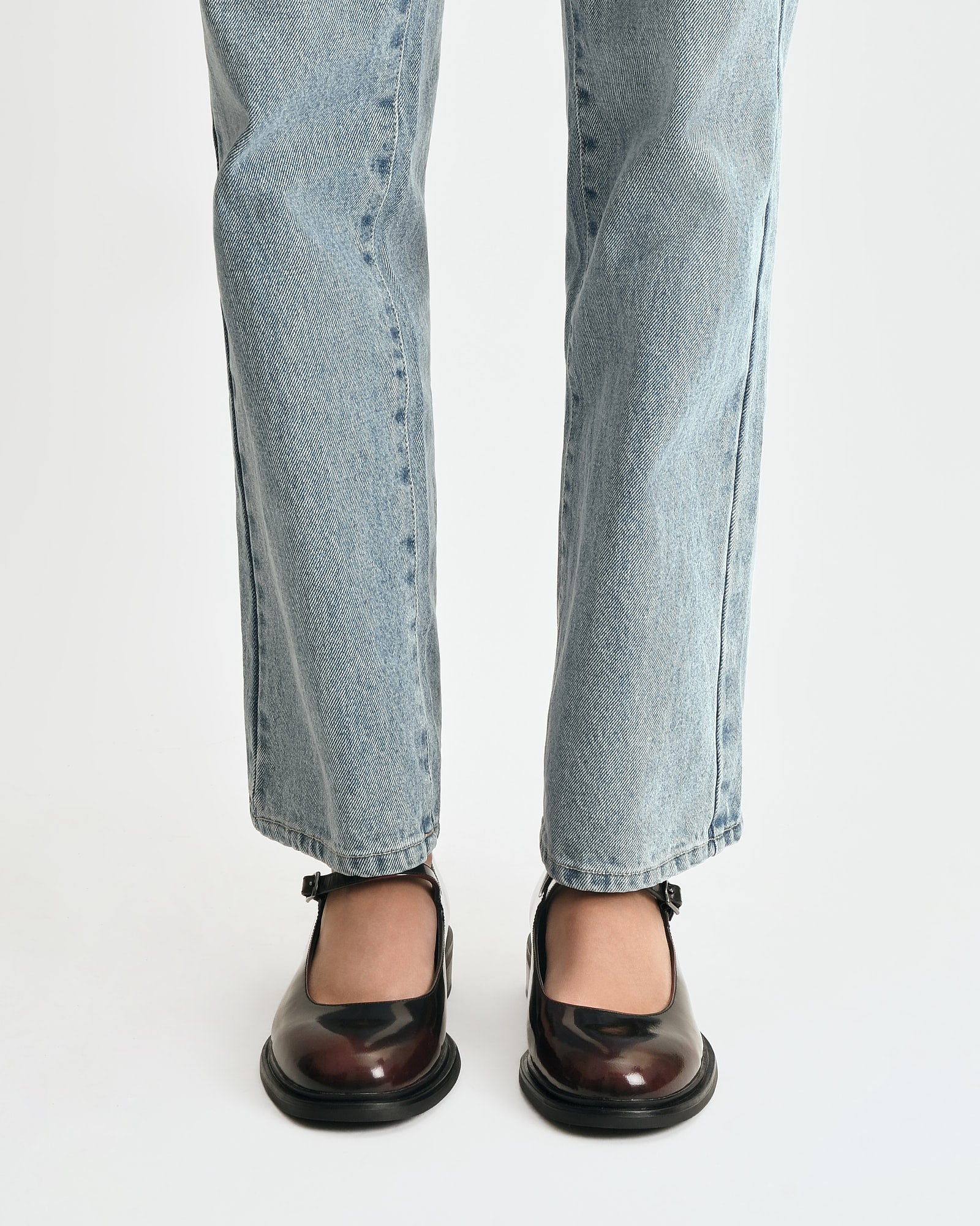 WILDE CASUAL FLATS BURGUNDY LEATHER image